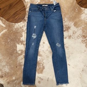 Levi’s 711 Skinny
